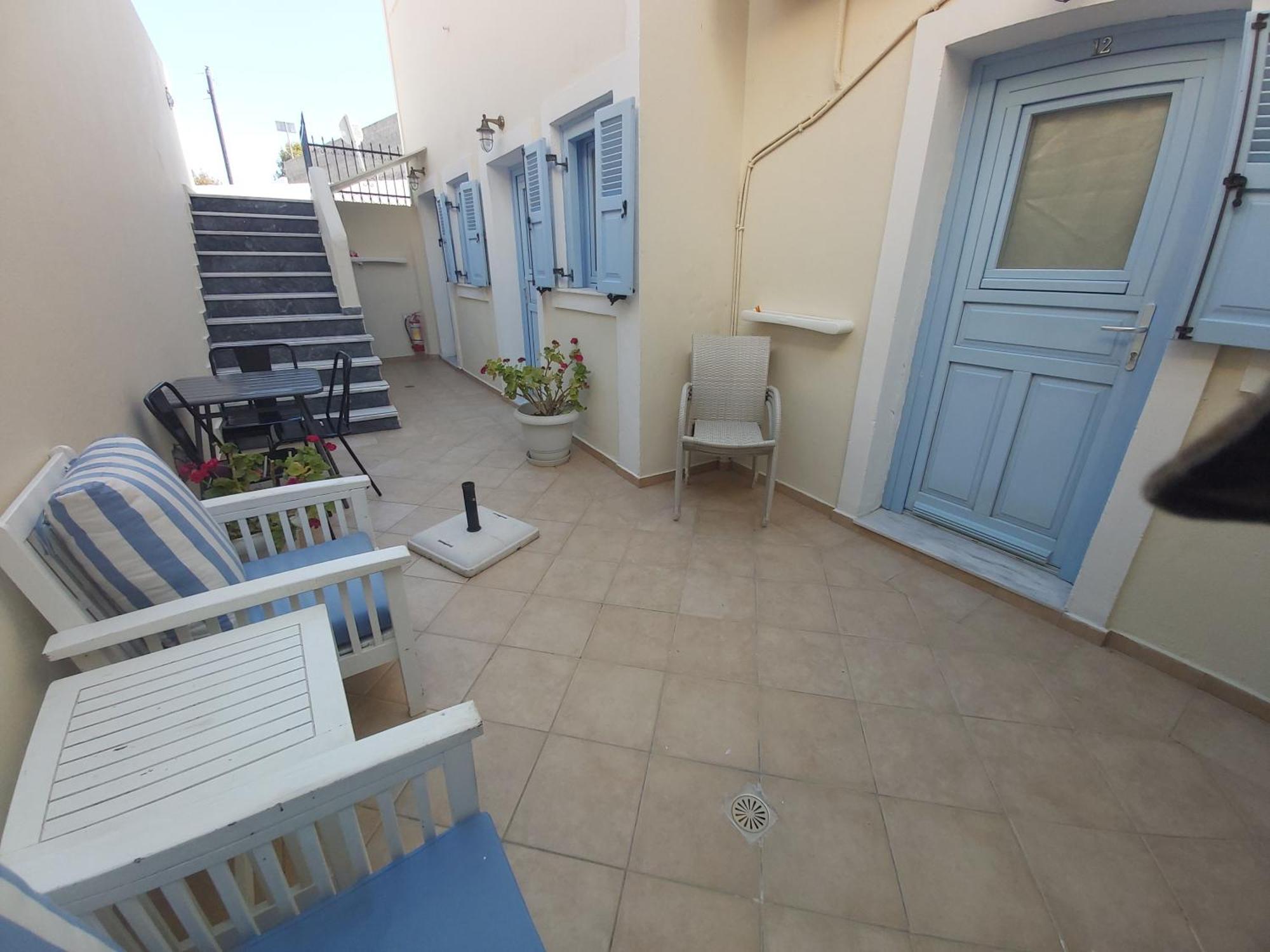 Roussa Center * Fira (Santorini)